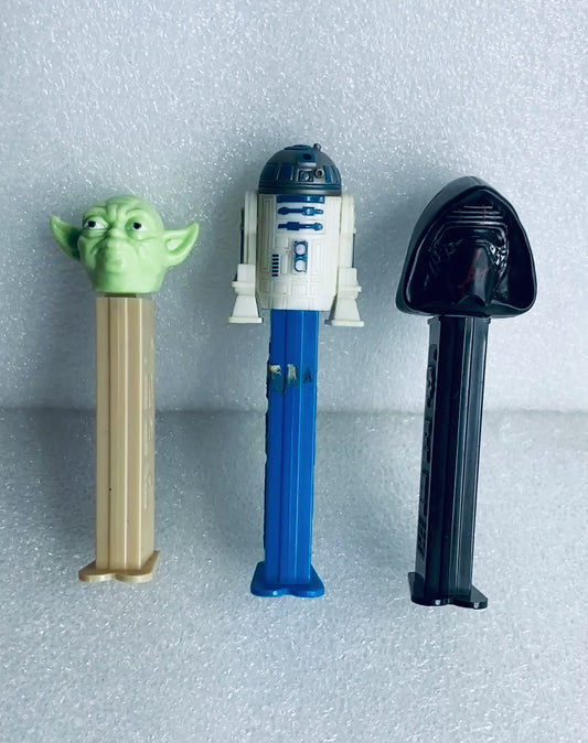 #47 - lot of 3 - Star Wars Pez Dispensers, Kylo Ren/Yoda/R2-D2, Approx 4/12" - (IN CONDITION AS SHOWN)
